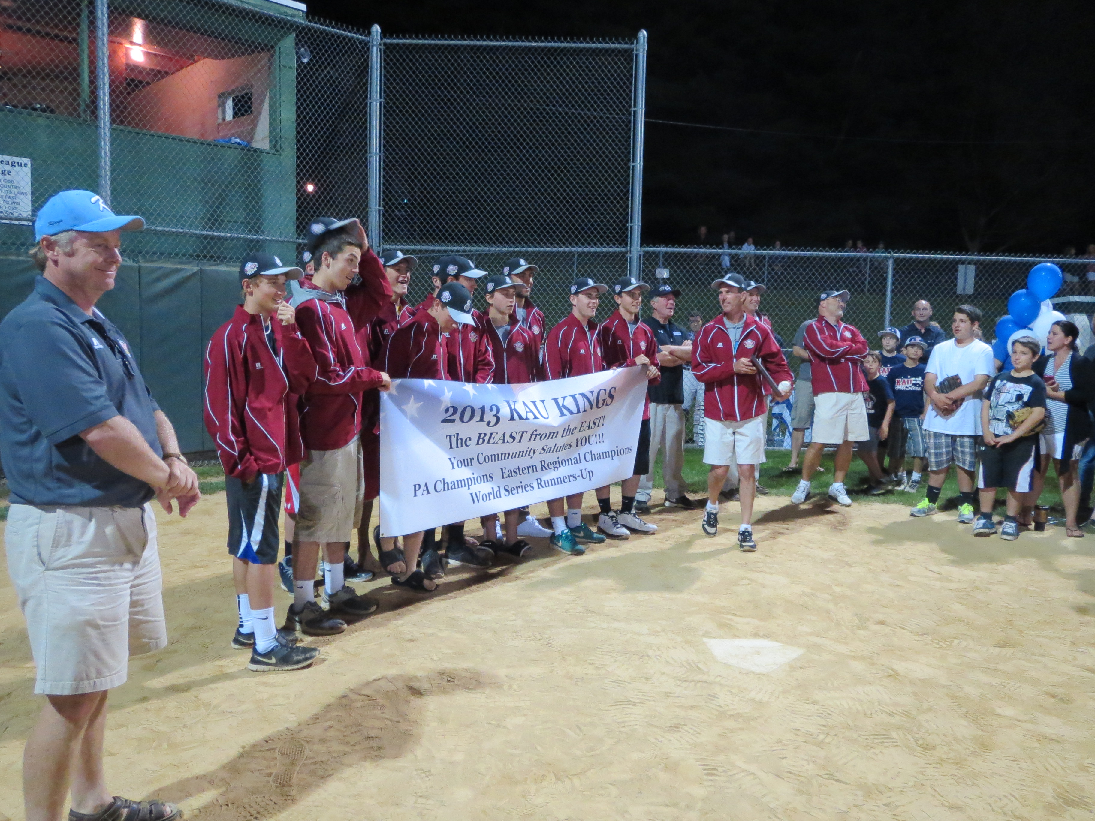 KAU team returns home to rousing reception