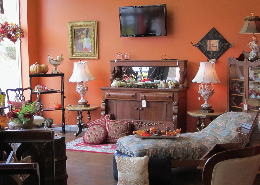 New home decor shop on W. State St. in Square