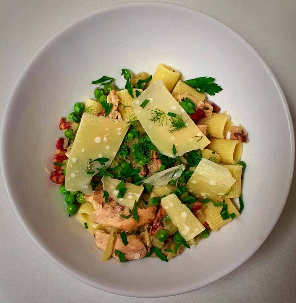 Spring Pasta with Chicken Ragù, Fennel and Peas • C H E W I N G T H E F A T
