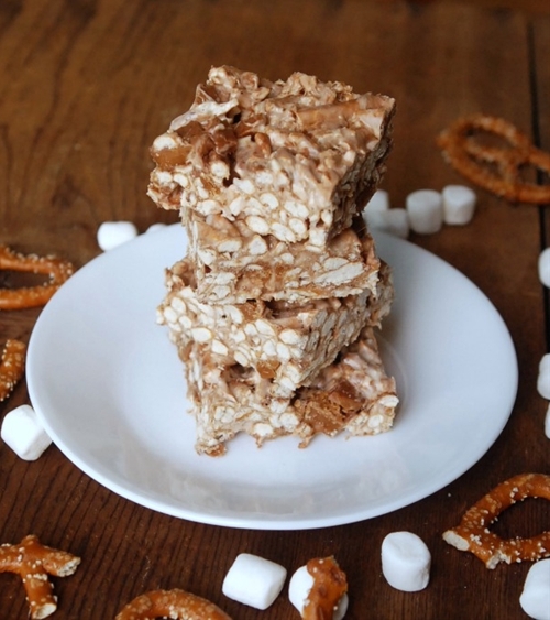 Pretzel Toffee Marshmallow Treats recipe Chefthisup