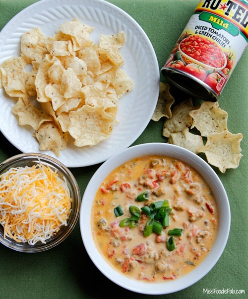Double Cheeseburger Rotel Queso Dip recipe Chefthisup