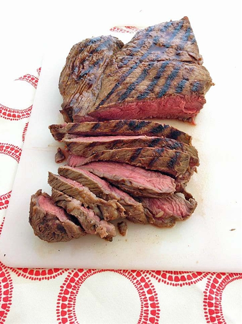 Cook Inexpensive Steak Indoors recipe Chefthisup