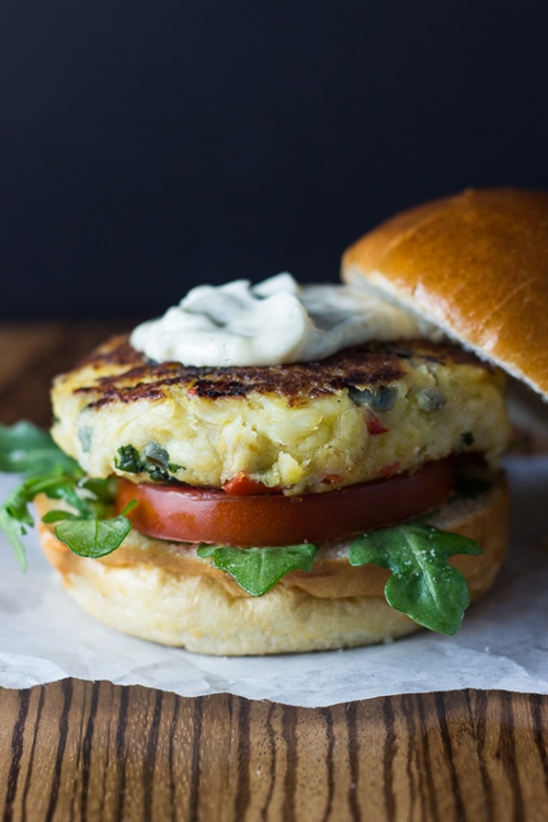 Crab Cakes with Garlic Aioli recipe Chefthisup