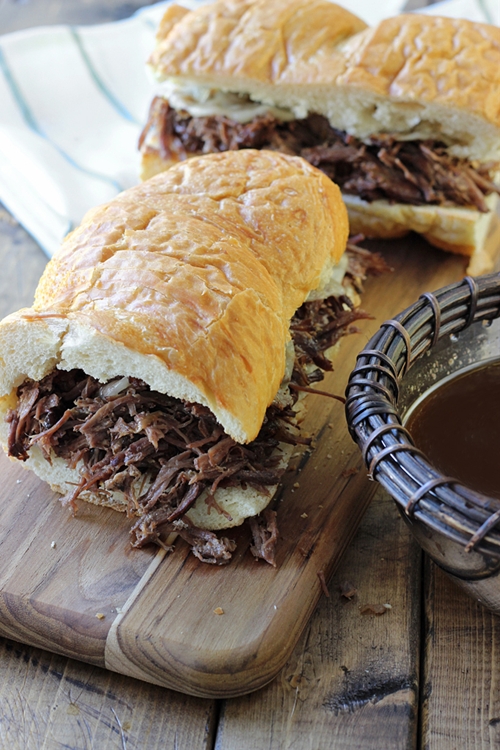 Slow Cooker French Dip Sandwich recipe Chefthisup