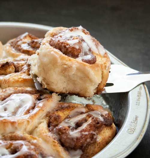 Buttermilk Biscuit Cinnamon Rolls recipe Chefthisup