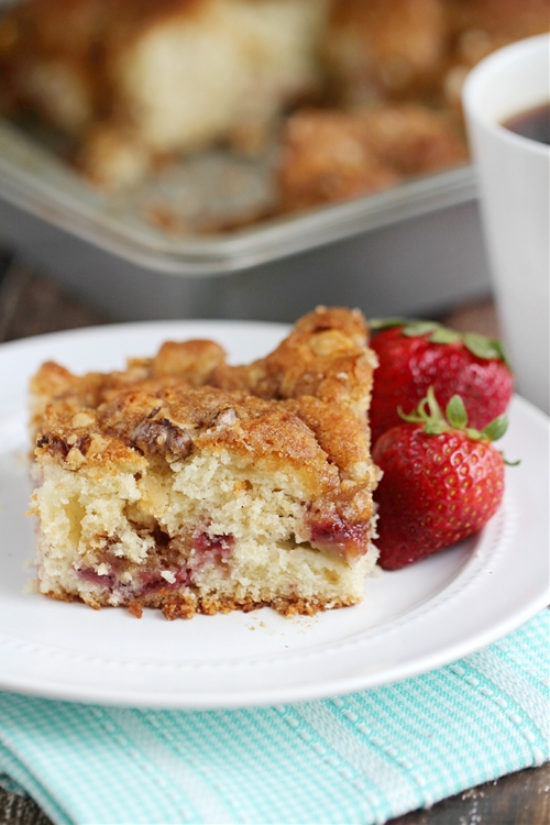 Strawberry Rhubarb Coffee Cake recipe Chefthisup