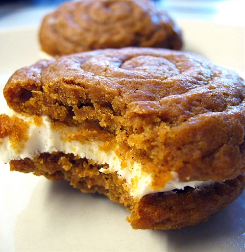 Pumpkin Whoopie Pies with Cream Cheese Filling recipe Chefthisup