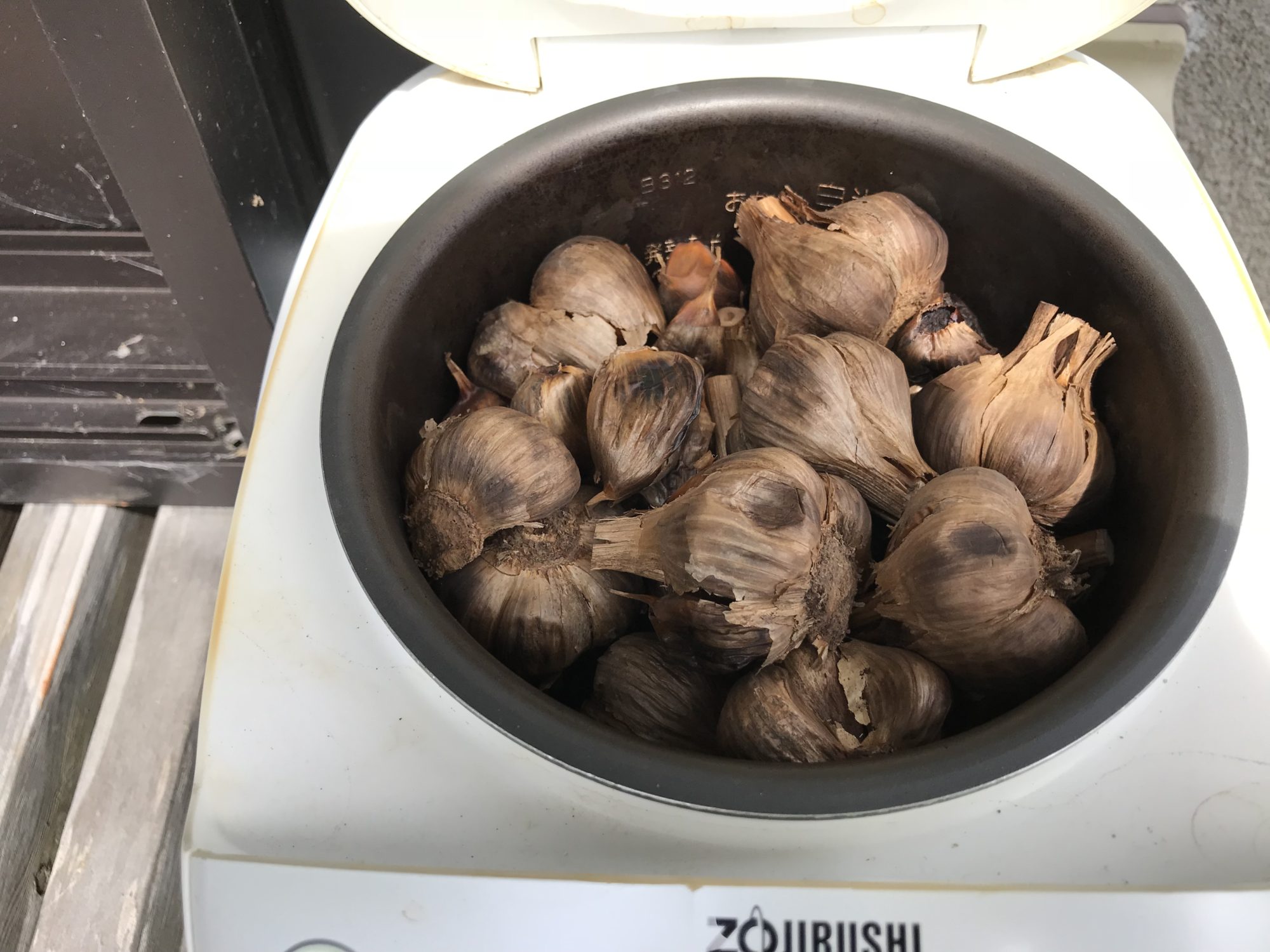 電気炊飯器での黒にんにく作り2019年（続報そして決断） ちきゅうさんドットコム