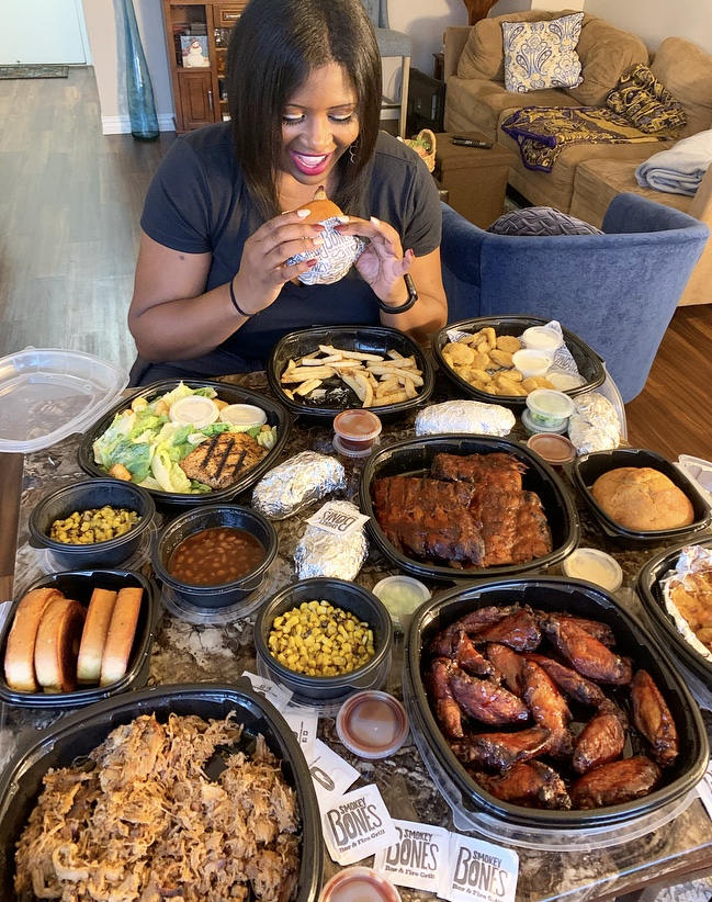 Smokey Bones opens in Chicago ChiGlance