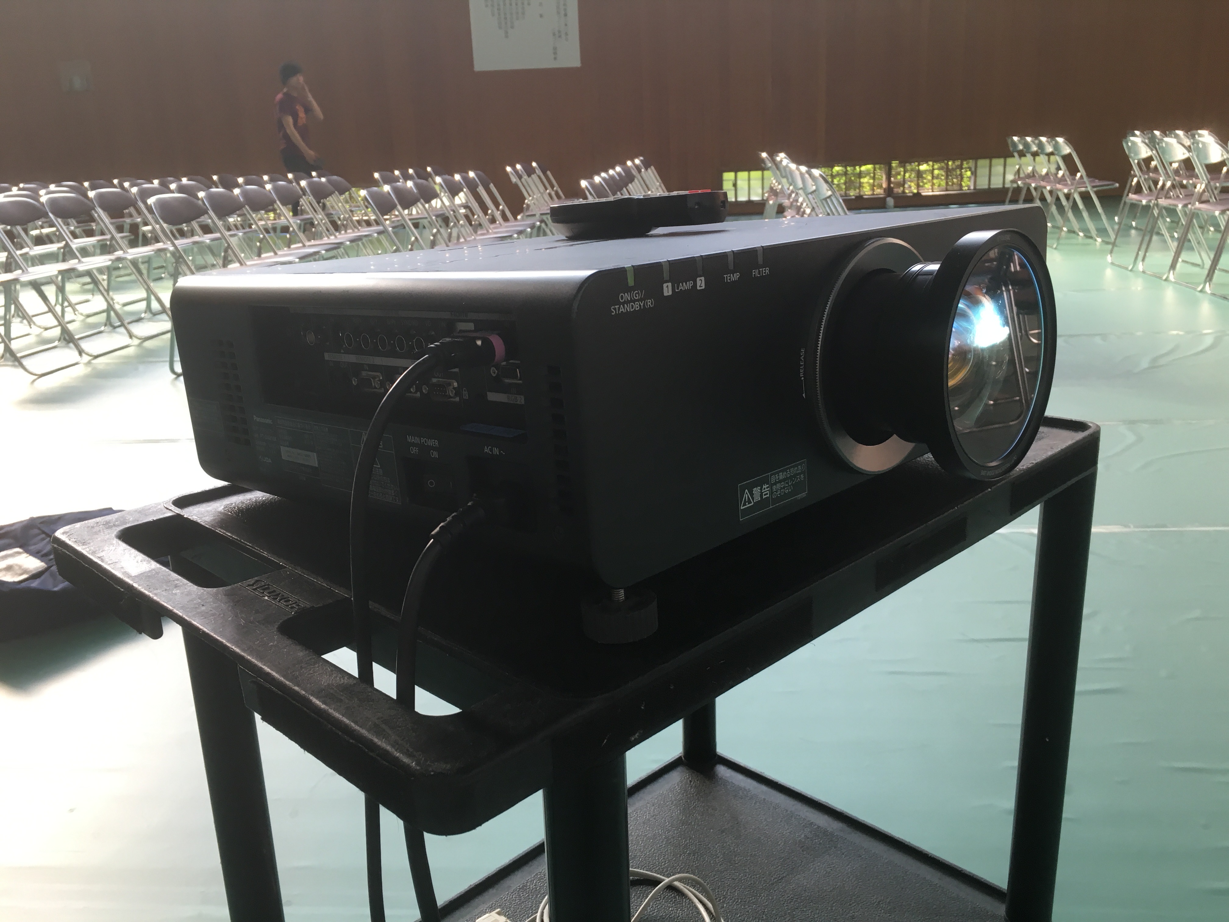 大型プロジェクターのレンタルならイベント21in千葉！！高ルーメン数で大きなスクリーンにも対応しています！！