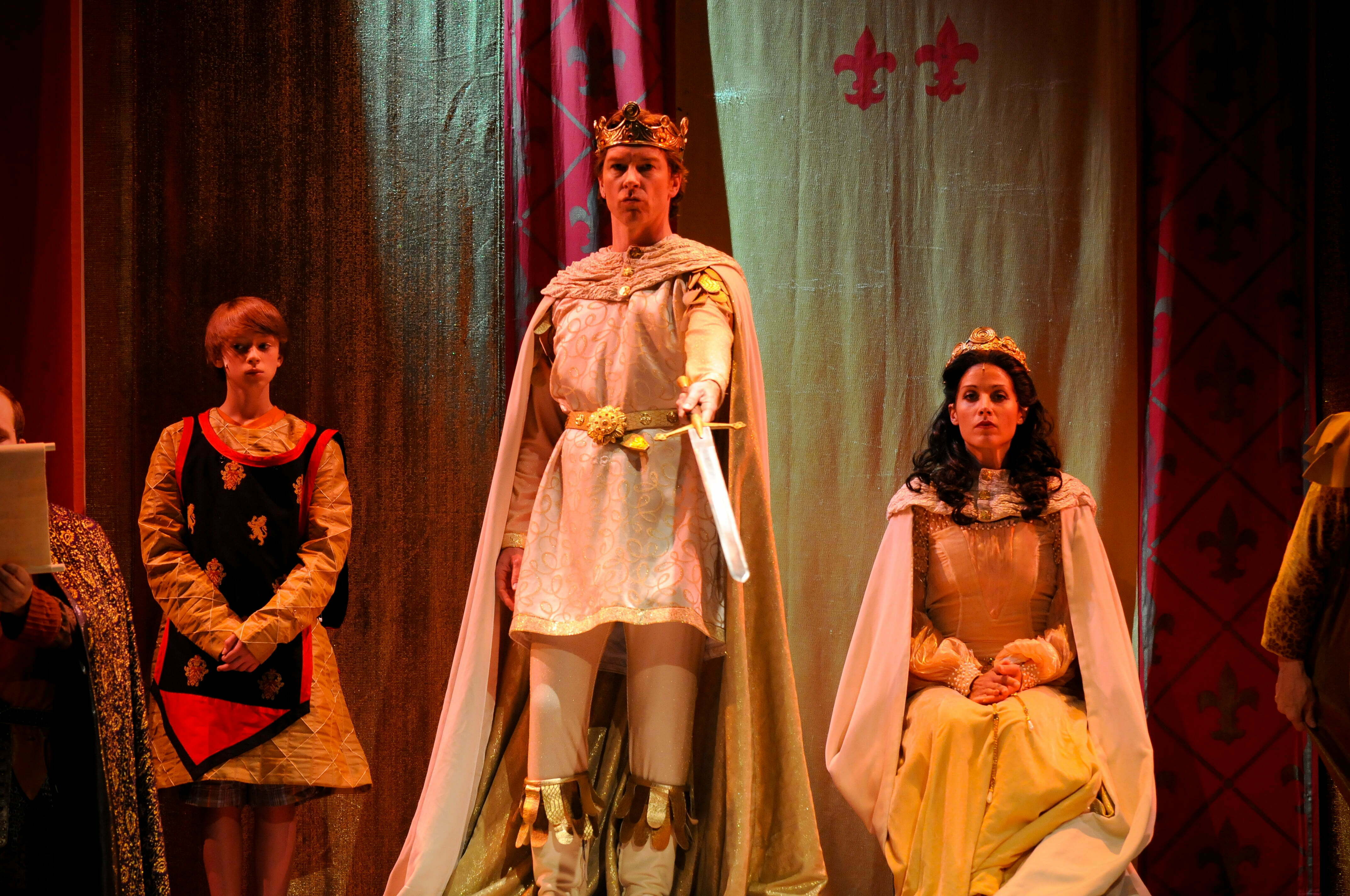 Camelot - Theatre reviews