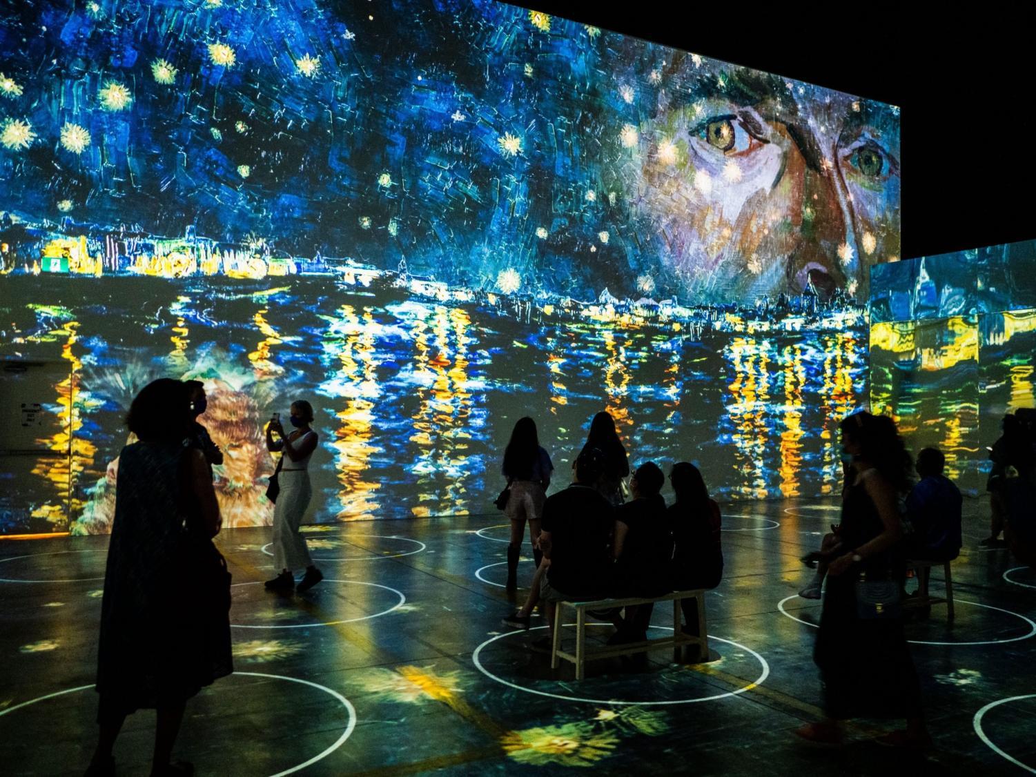 Let’s van Gogh to Chicago’s Immersive Exhibit Chicago Maroon