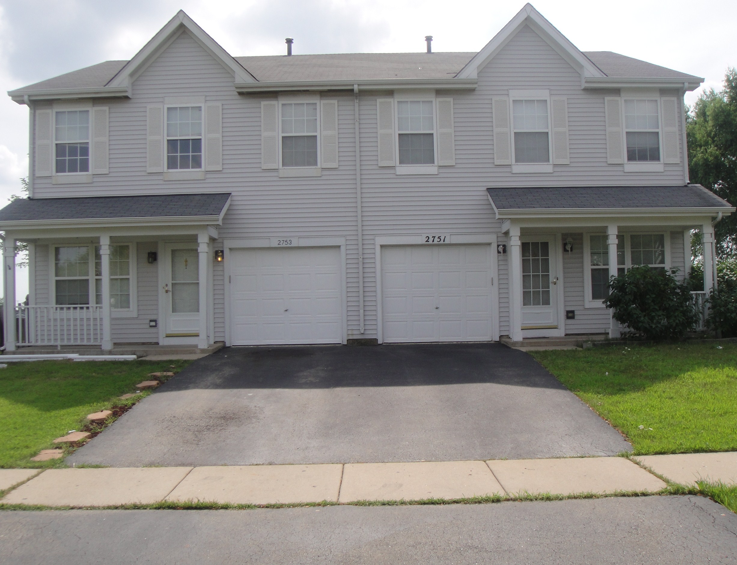 2753 Cripple Creek Ct, Naperville. 3bed+Loft; 2.1bath; Patio; Walk to