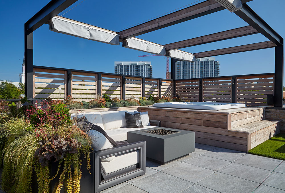 Skyline Spa Chicago Roof Deck + Garden