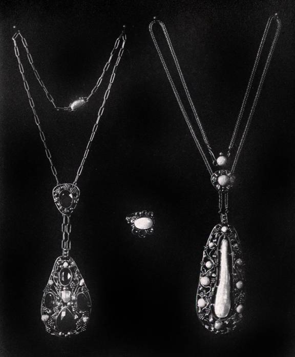 Chicago Silver Jewelry in the Arts & Crafts Movement