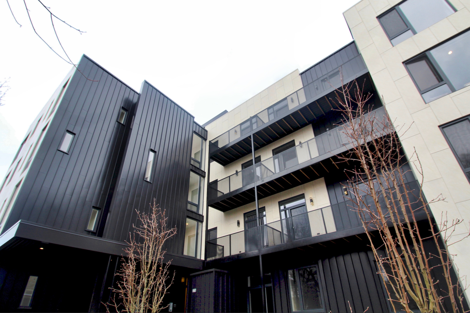 Final Wing of 957 W Grace Street Close to Completion in Lake View