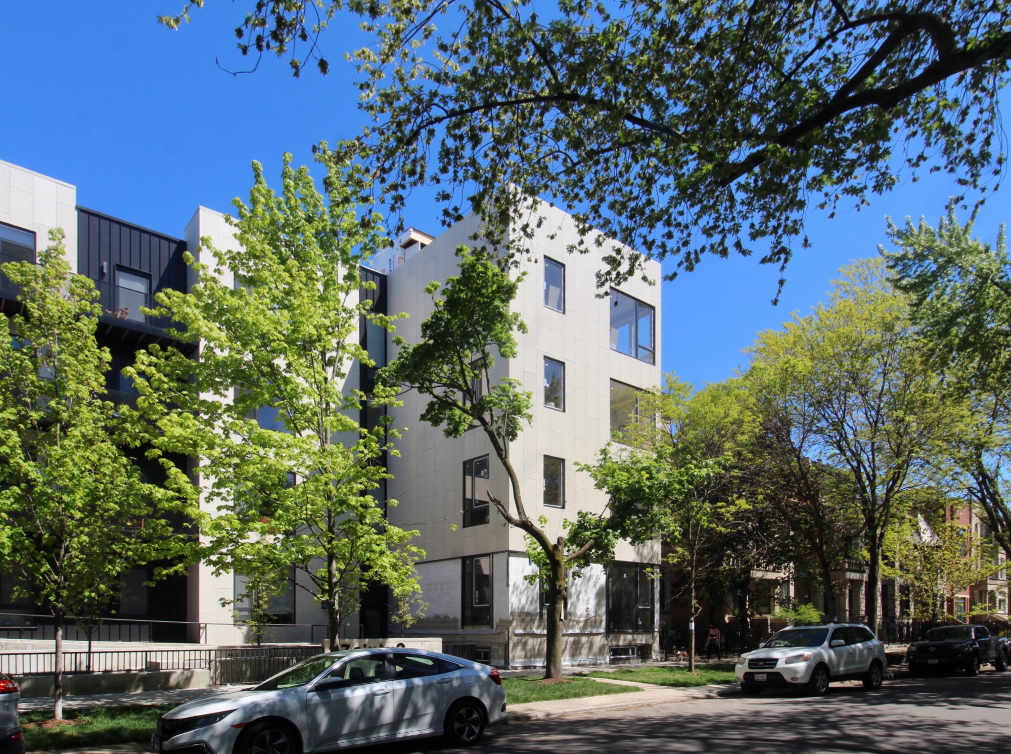 Cladding Wraps Up at The Grace Apartments in Lake View Chicago YIMBY