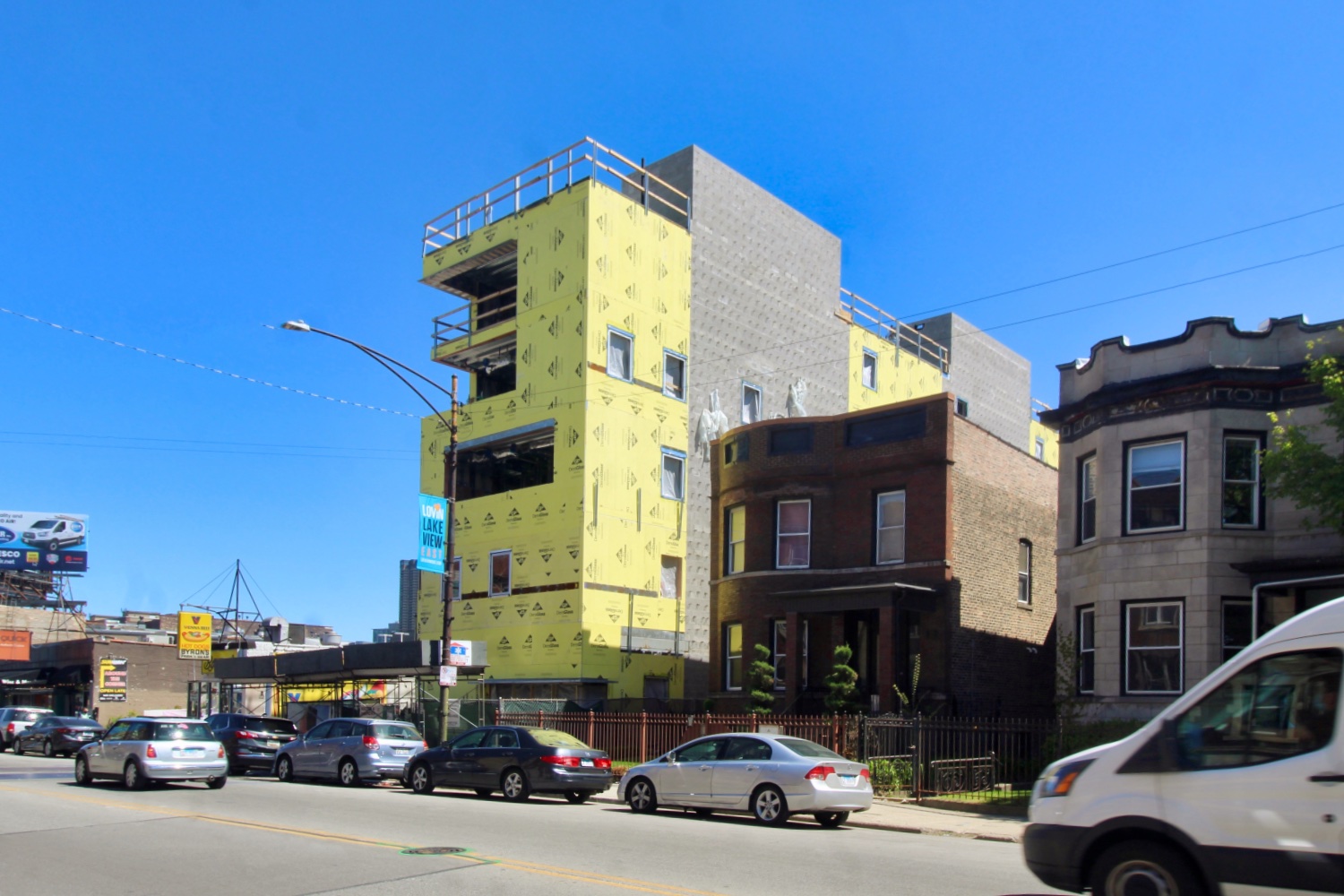 Broadway Youth Center Tops Out in Lake View Chicago YIMBY