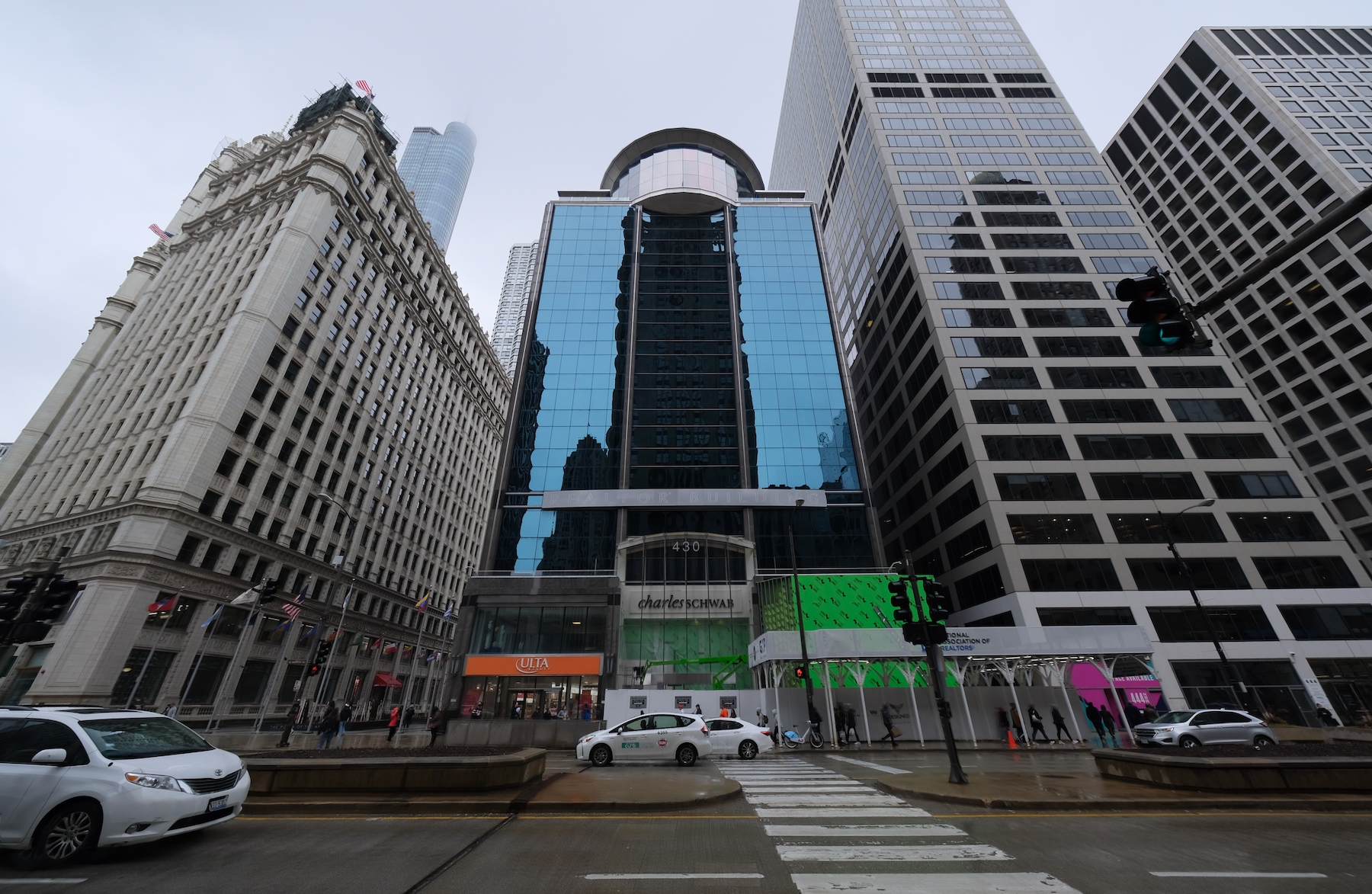 Facade Work Seen at 430 N Michigan Avenue on Magnificent Mile Chicago