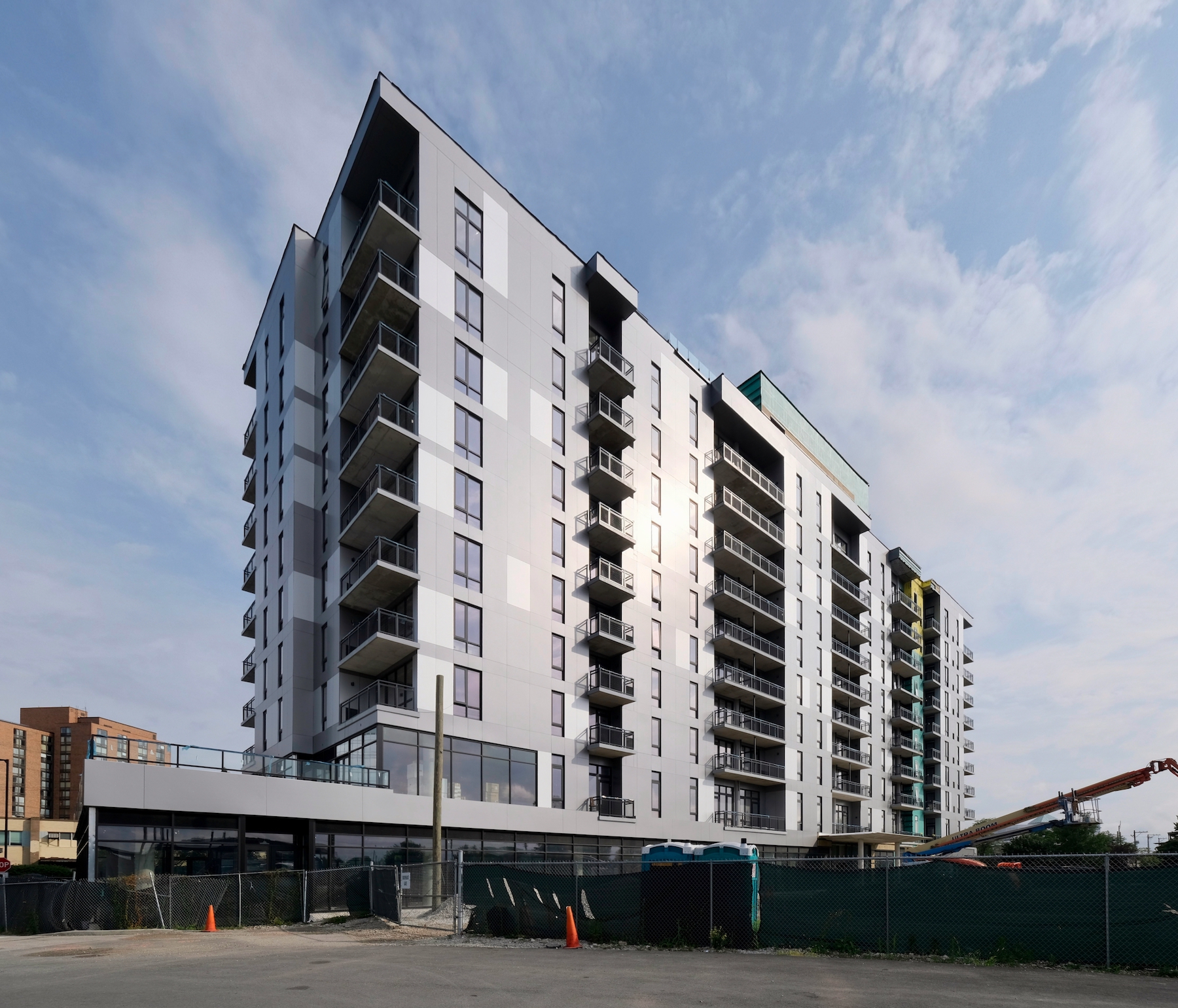Cadence Apartments Receives Metal Paneling in Illinois Medical District