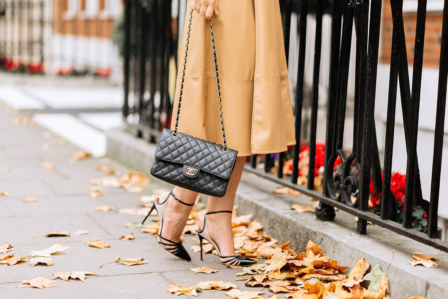 What are the best colours to wear with beige skirt Chic Journal blog