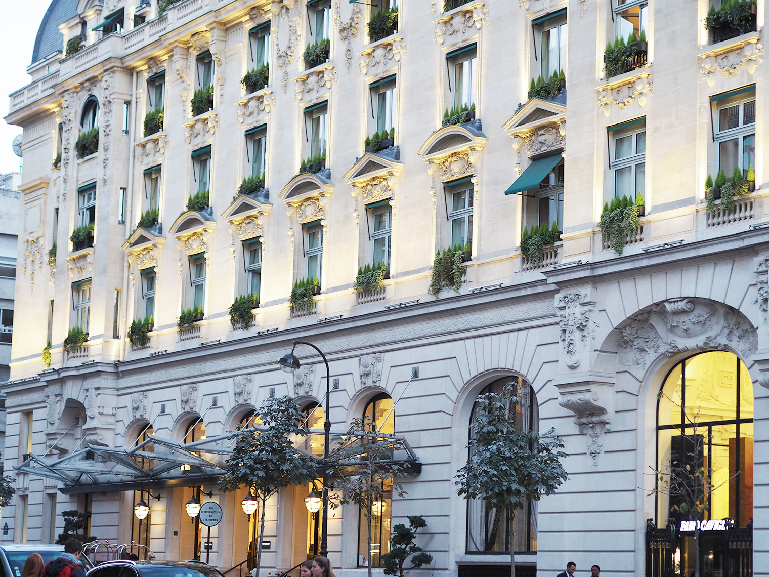 The Peninsula Paris. Luxurious 5* hotel in the heart of Paris