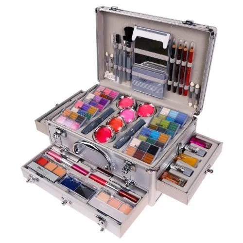 10 Inexpensive Gifts For Women · ChicMags