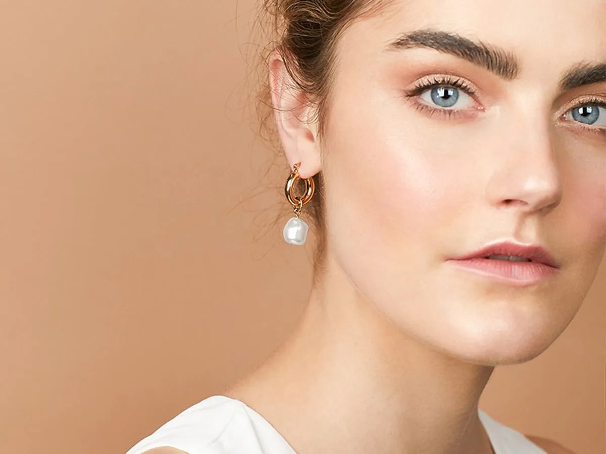 Mismatched Earrings Are They Still Considered Trendy In 2020? · ChicMags