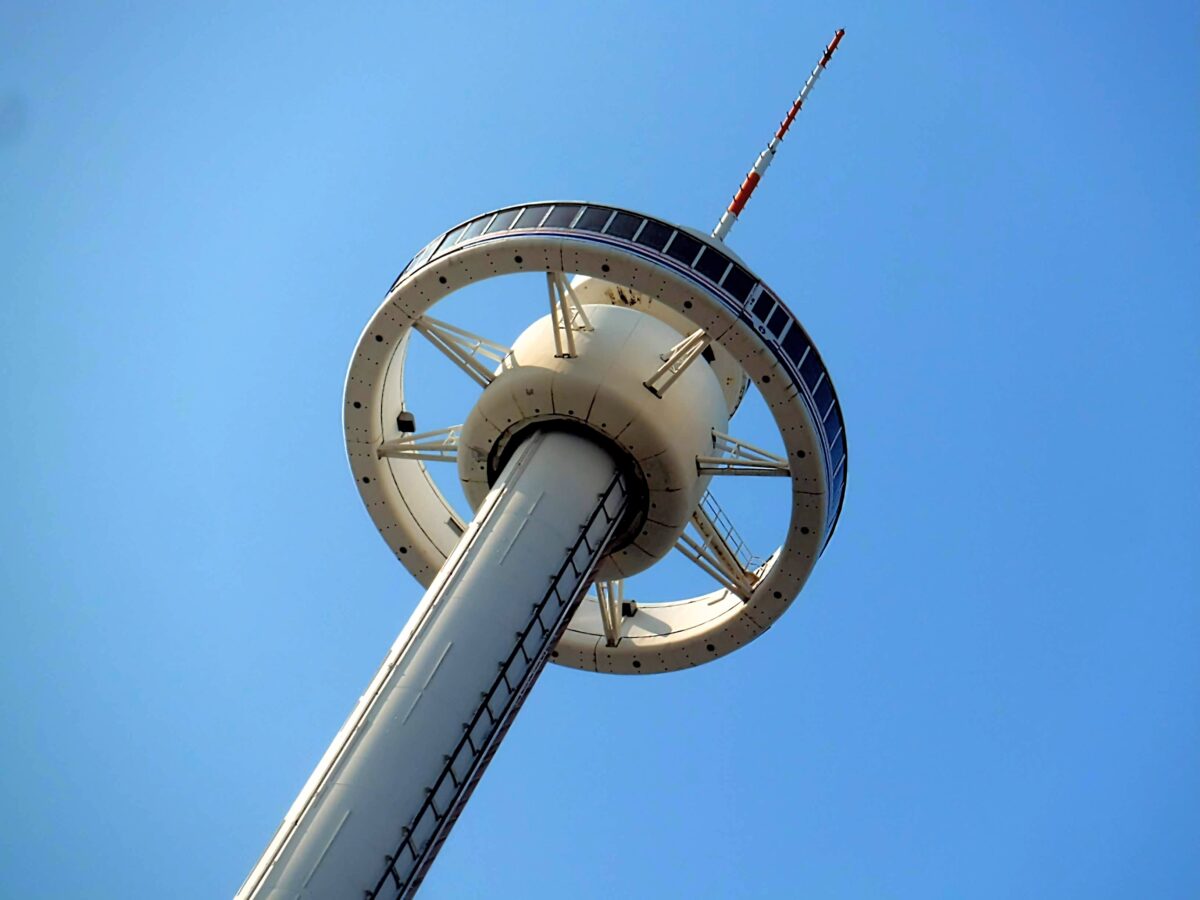 まるでアトラクションな展望塔『瀬戸大橋タワー』（坂出市） | シ