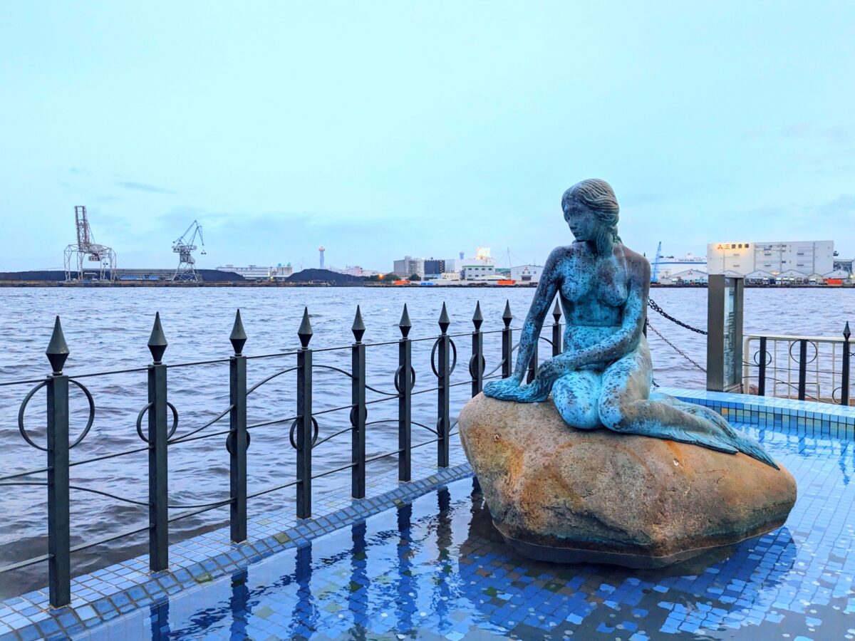 【美品】ロイヤルコペンハーゲン 花瓶　フラワーベース人魚姫の像 美品】ロイヤルコペンハーゲン 花瓶 フラワーベース人魚姫の像 - メルカリ