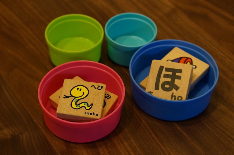 0歳から1歳向け知育玩具はこれ！コンビの「コップがさね」の効果 医師が教える知育玩具マニュアル