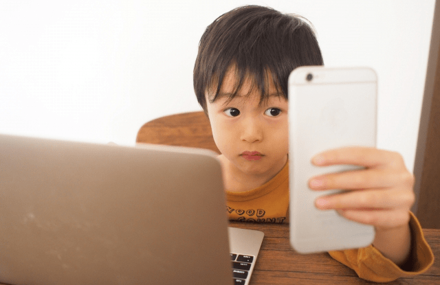子供に与えるのは中古スマホ？購入と使い方の注意点は？iPhone、iPadの中古はどこで買える？ 幼児教育で子供の知能を高める