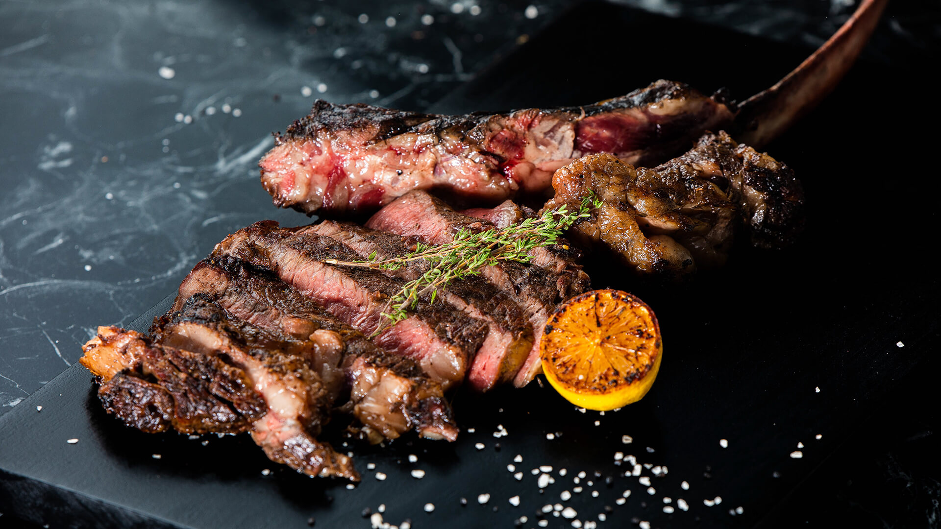 New York Strip Steak with Garlic Butter Chillaxst