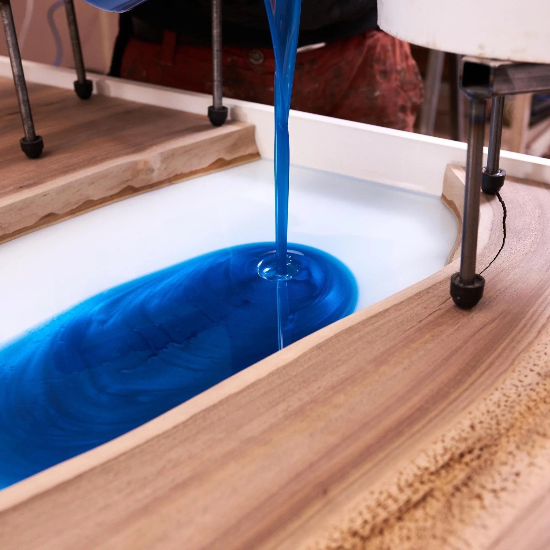 Build a Live Edge Epoxy Resin Table CHILL EPOXY