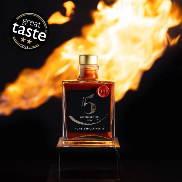 Is hot sauce good for you? Discover 5 reasons why you should eat spicy!