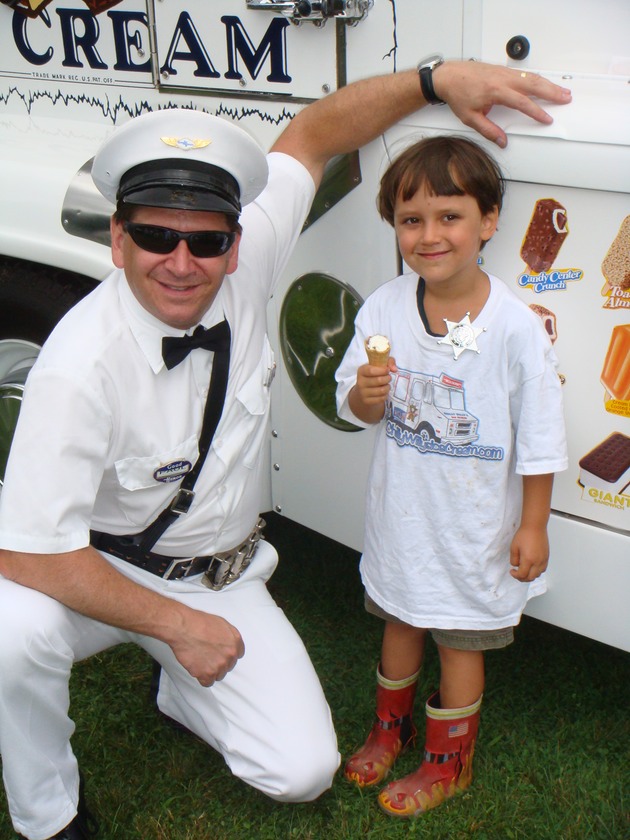 Classic Good Humor Truck7 CHILLY WILLY'S ICE CREAM