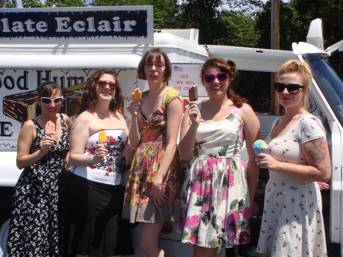 Classic Good Humor Truck8 CHILLY WILLY'S ICE CREAM