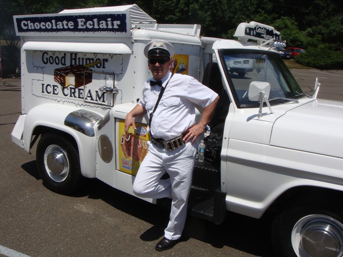 Classic Good Humor Truck8 CHILLY WILLY'S ICE CREAM