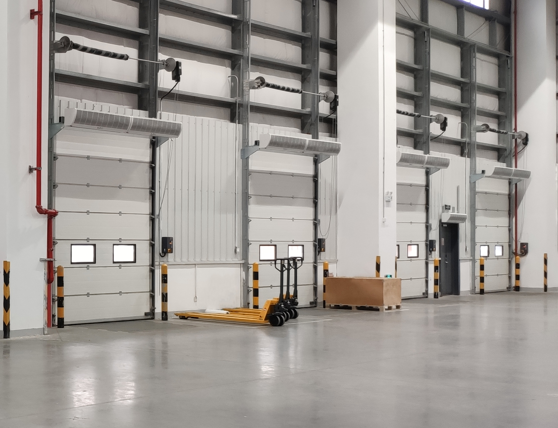 How to choose the correct lifting method for overhead sectional