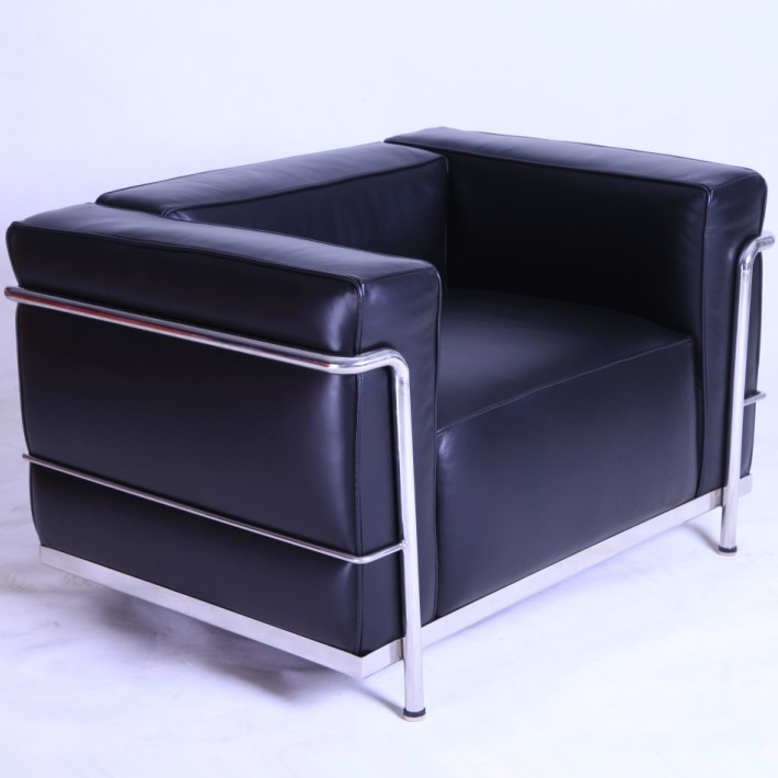 Le Corbusier LC3 Armchair in Black LeatherLe Corbusier Grande Sofa LC3