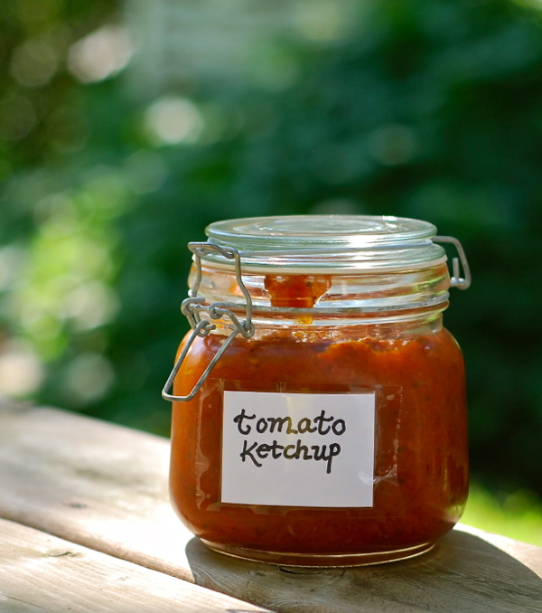chunky tomato ketchup {crock pot recipe} ChinDeep