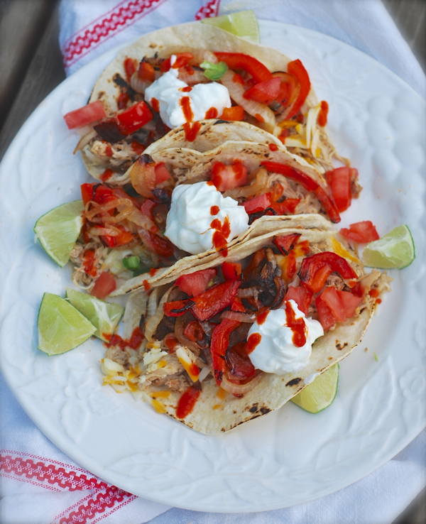 {slow cooker} chicken fajita tacos ChinDeep
