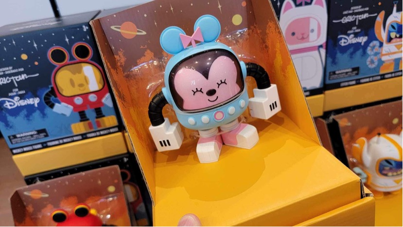 New Disney Characters Astronaut Vinyl Figures By Eric Tan Now At Walt Disney World! Disney Characters Astronaut Vinyl Figures
