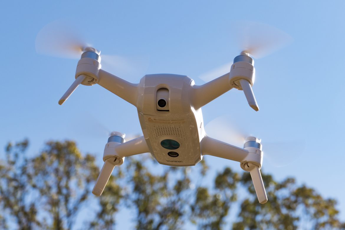 Selfies from the sky made simple by Yuneec Breeze Chiplot