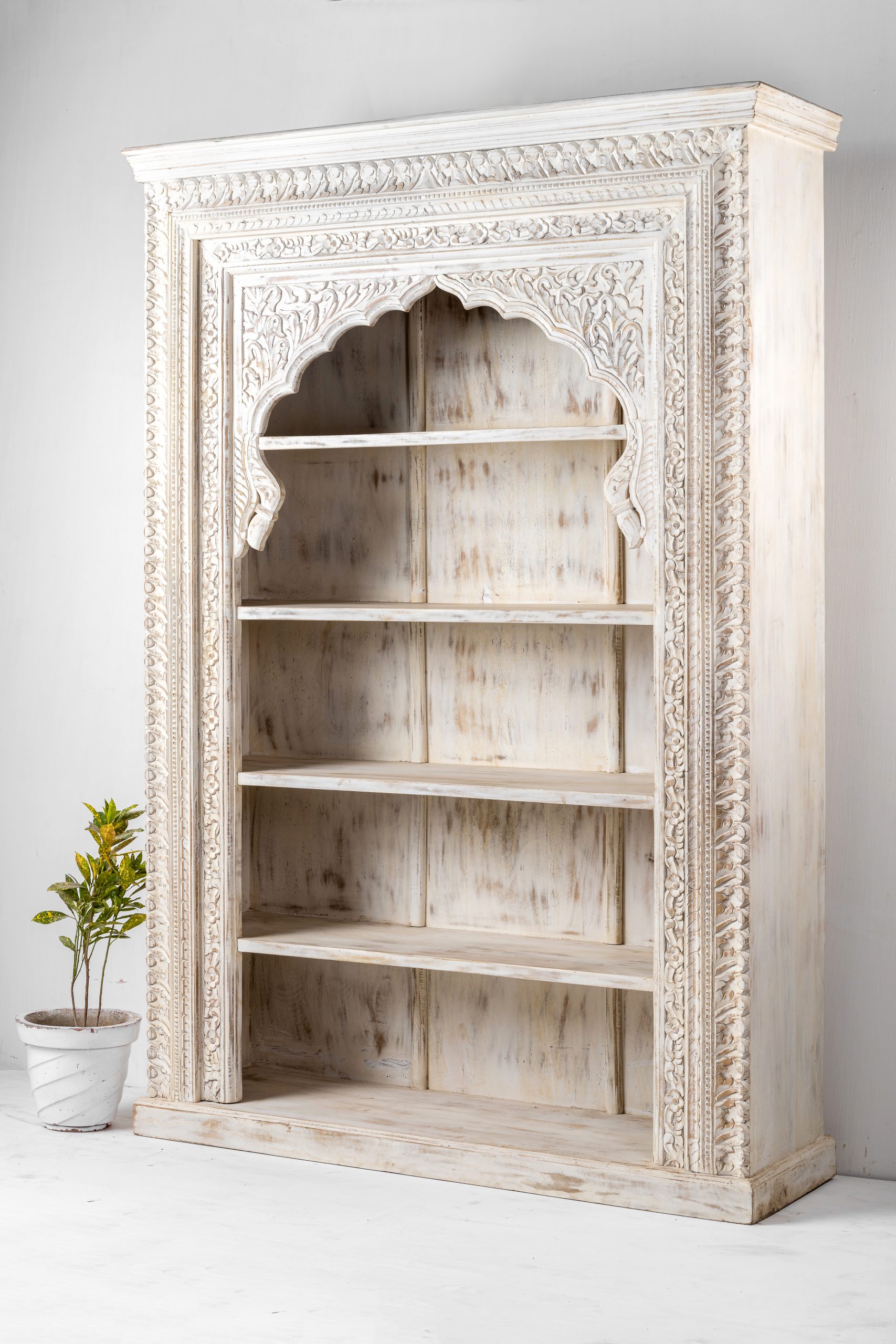 TRADITIONAL INDIAN BOOKSHELF Chisel and Log