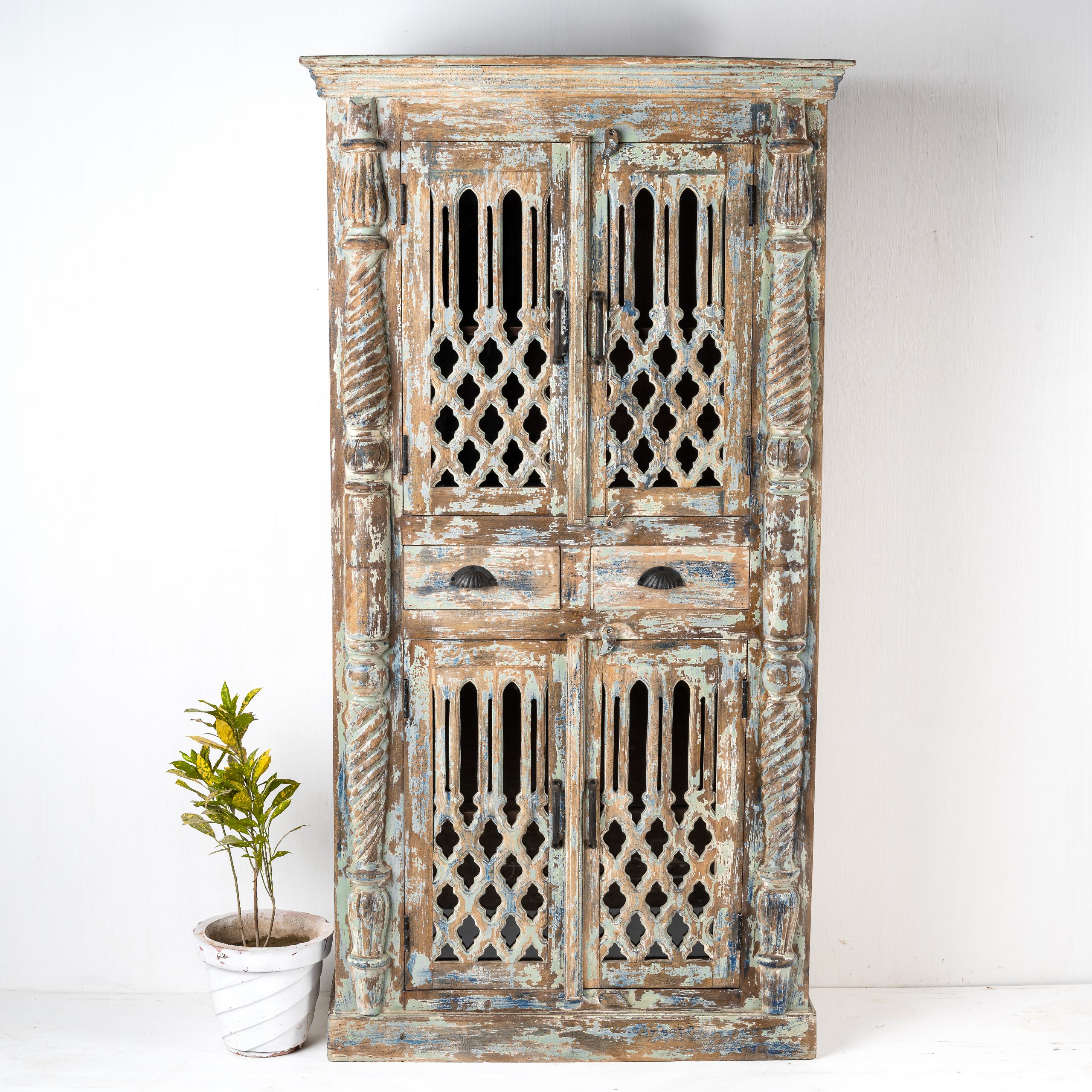 TRADITIONAL INDIAN CUPBOARD Chisel and Log