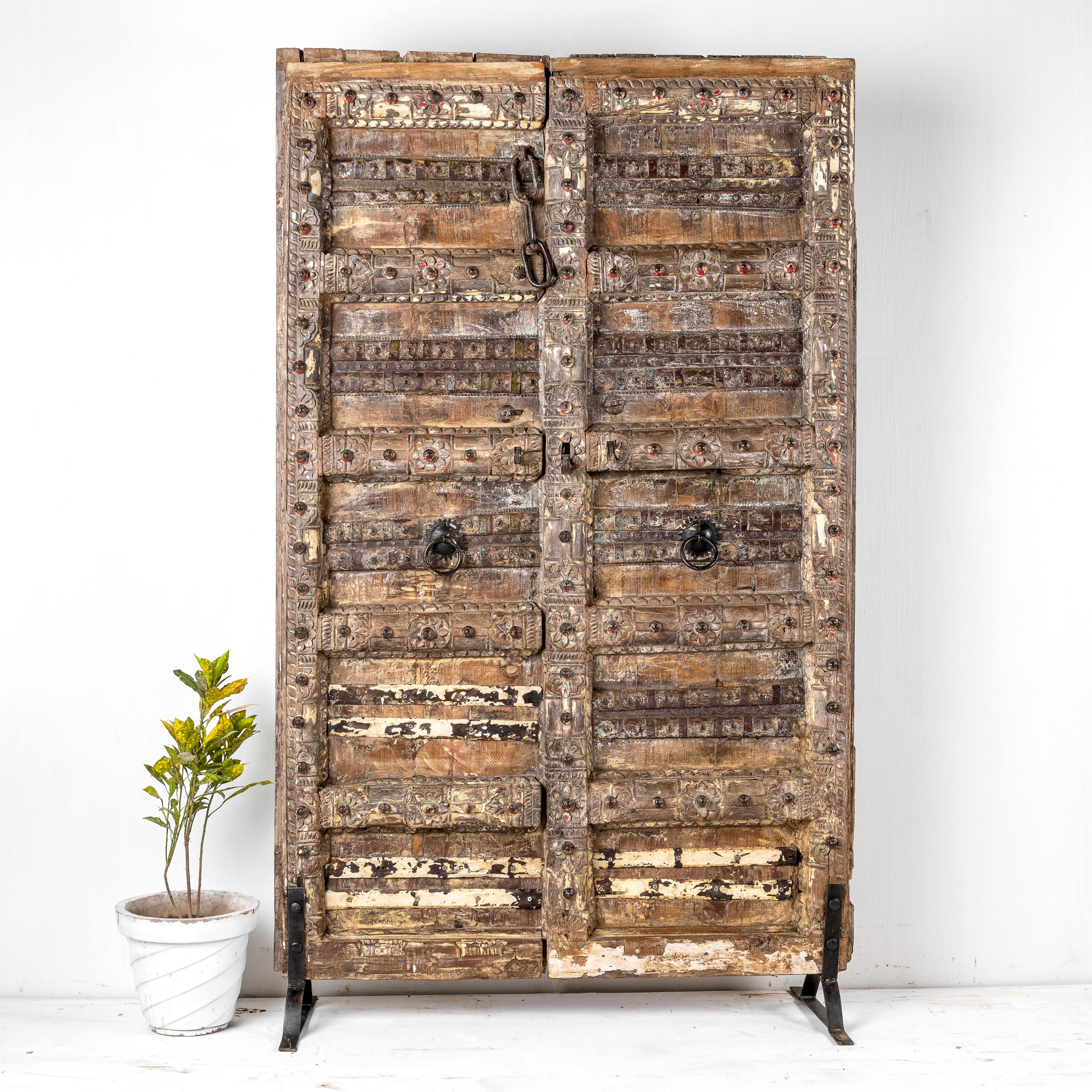 ANTIQUE DOOR ON STAND Chisel and Log