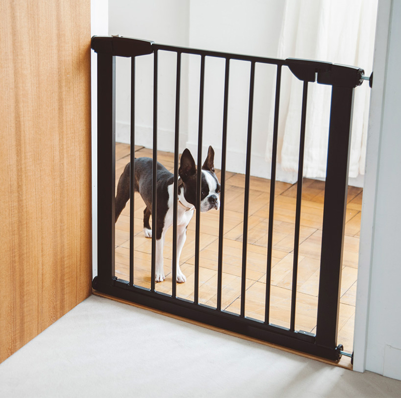 【2020年版】おしゃれでスタイリッシュな犬用ゲートまとめ｜インテリアにも合う安全ゲート チワワブック
