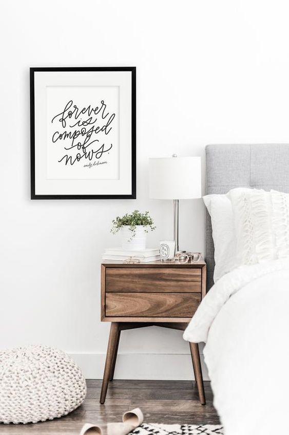 The Only 5 Things You Need For A Neat and Stylish Nightstand
