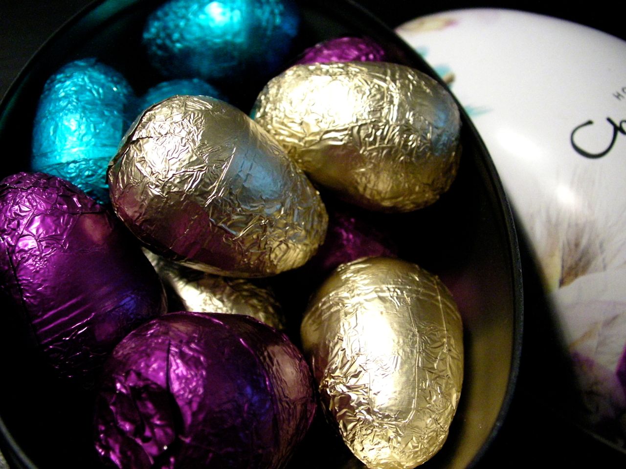 Hotel Chocolat Keepsake Easter Egg Tin With Mini Eggs